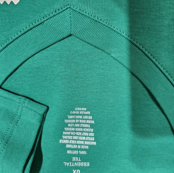 NWT St. John's Bay Essential Tee V-Neck 3/4 Sleeve Emerald Green Top Size 0X - Picture 2 of 7